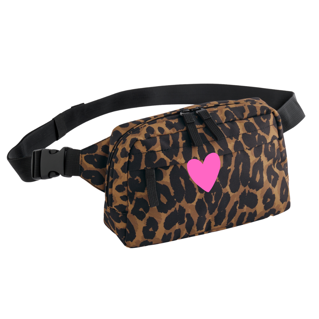 LEO Bauchtasche mit Statement nach Wahl | Moselzeug 12 Bauchtasche Leo Crossbody mit rosa Herz Moselzeug