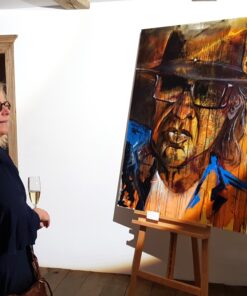 Vernissage Besucherin bewunder Gemälde Udo L.